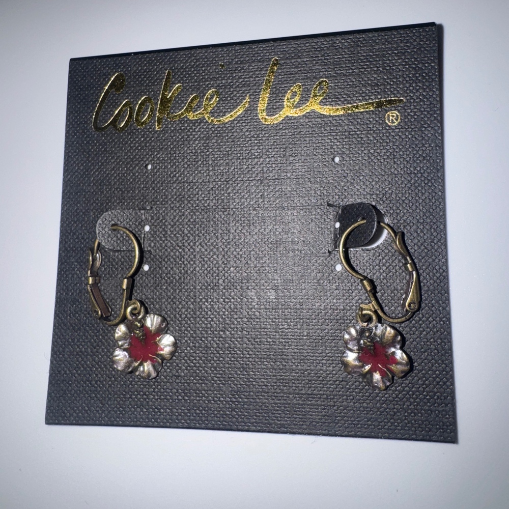 NWT Vintage Cookie Lee Bronze Red Hibiscus Flower Leverback Earrings